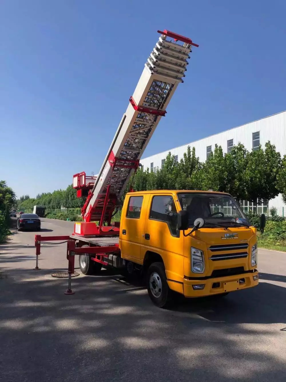 蒙城县附近的云梯车出租服务：轻松解决高空作业需求